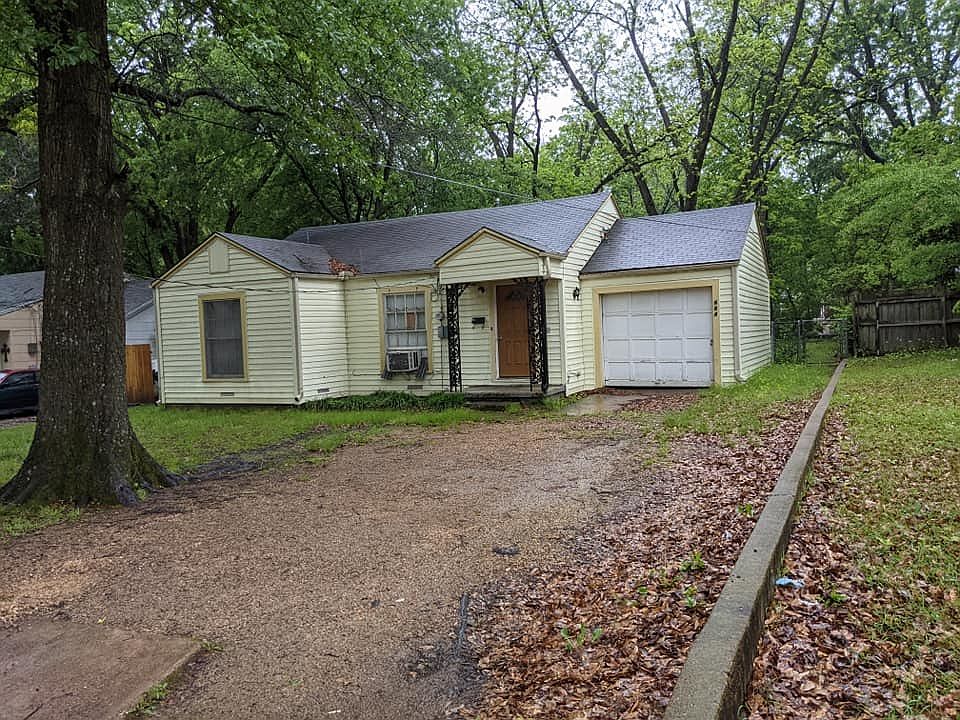 2nd image of 664 24th St SE