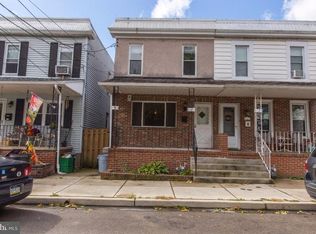 613 Maddock St, Crum Lynne, PA 19022