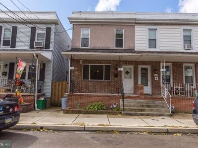 613 Maddock St, Crum Lynne, PA, 19022