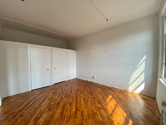 Rented by Carnegie Management Inc | media 29