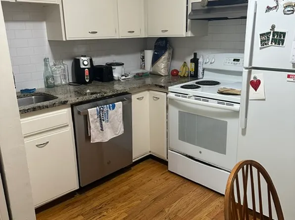 115 Clifton St #4, Cambridge, MA 02140