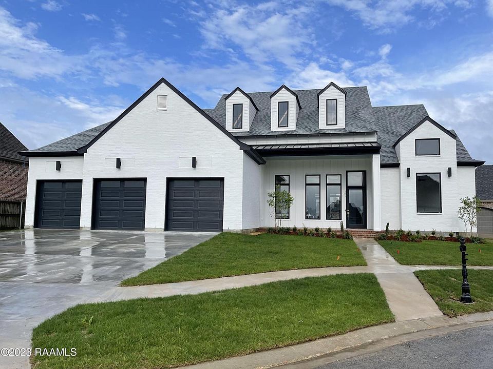 1st image of 109 Royal Palms Dr