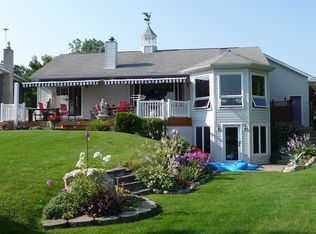 312 Riviera Dr, Brooklyn, MI 49230