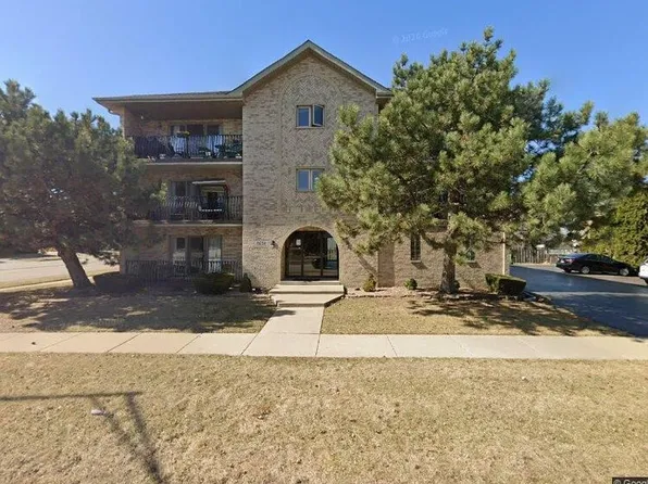 8658 Lockwood Ave APT 2S, Burbank, IL 60459