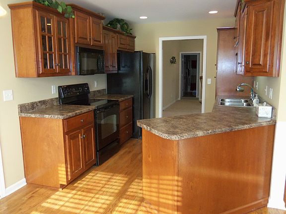 4th image of 472 Fonso Cir