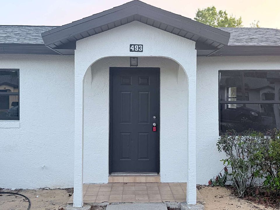 1st image of 493 Las Palmas Cir