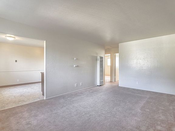 3rd image of 423 Auburn Way APT 3