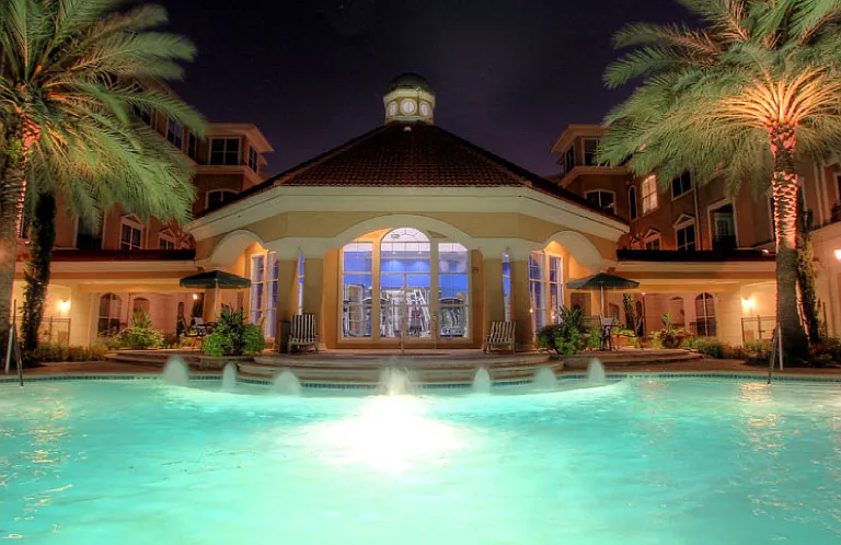 Tuscany Court Apartments — Photo 1