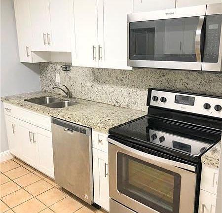 4th image of 1051 SW 32nd Ct #2
