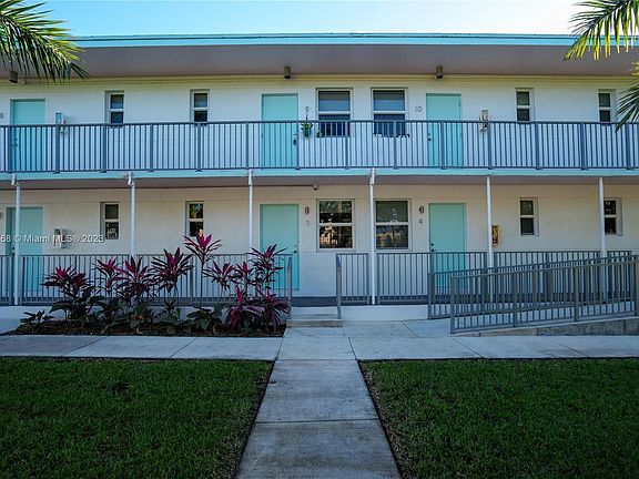 4th image of 1950 NW 2nd Ct APT 5