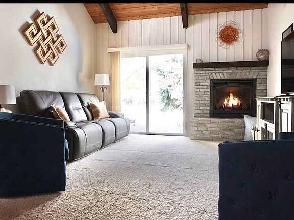 Recliner couch, very comfy