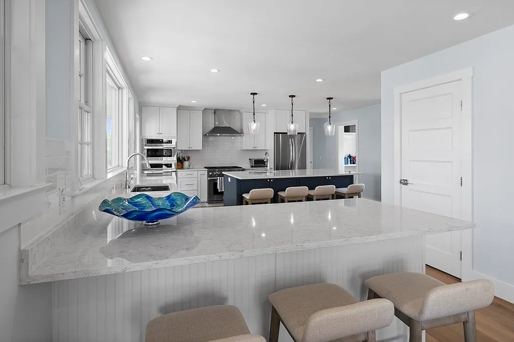 5 bed, 8.0 bath, 2800 sqft, $35,000 — Photo 4