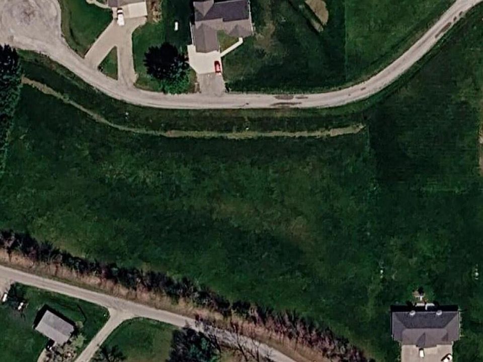 2nd image of 25 Oak Pointe
