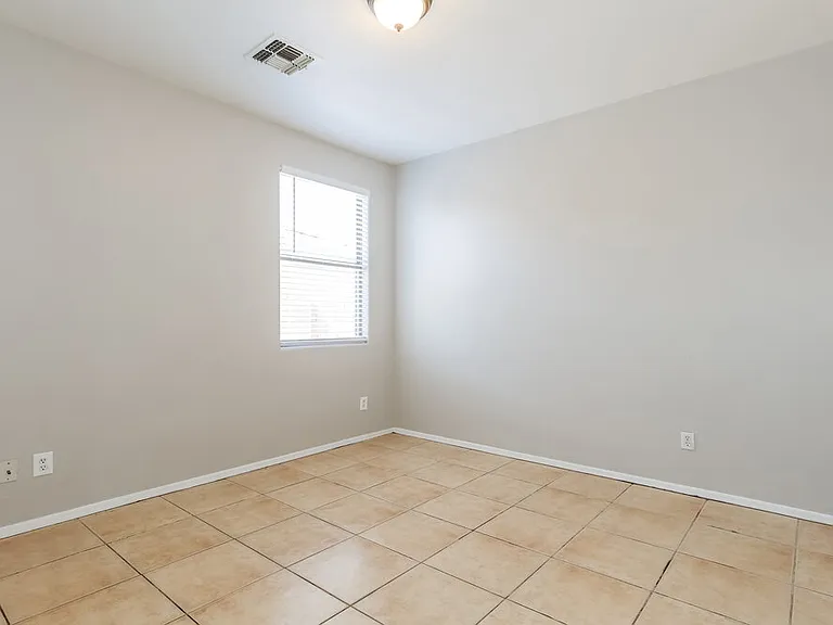 7805 S 68th Dr — Photo 13