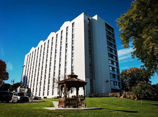 2645 Riverside Dr #4093, Trenton, MI 48183