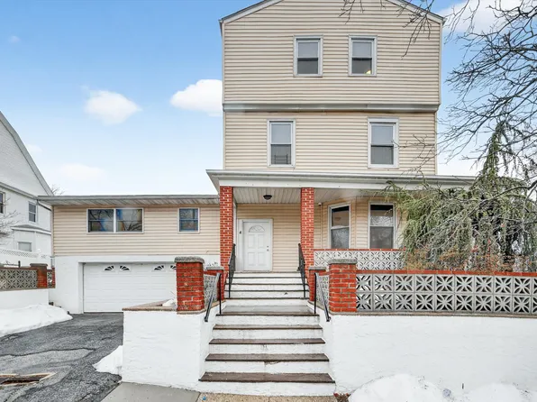 4 Amackassin Ter APT 3, Yonkers, NY 10703