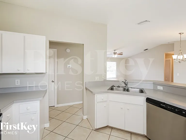2565 Vogler Ln — Photo 9