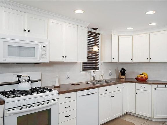 4th image of 68 Marquette Ave