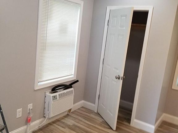 6488353fb0cd4cb2a15f3e81c0ba17a2b252f771-1S_1280