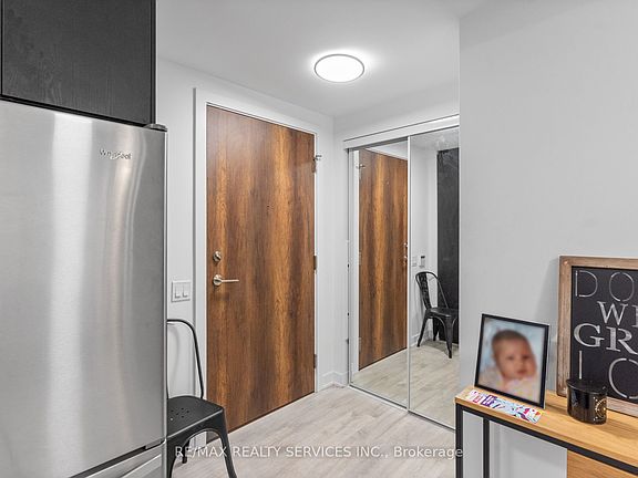 5th image of 251 Manitoba St #115