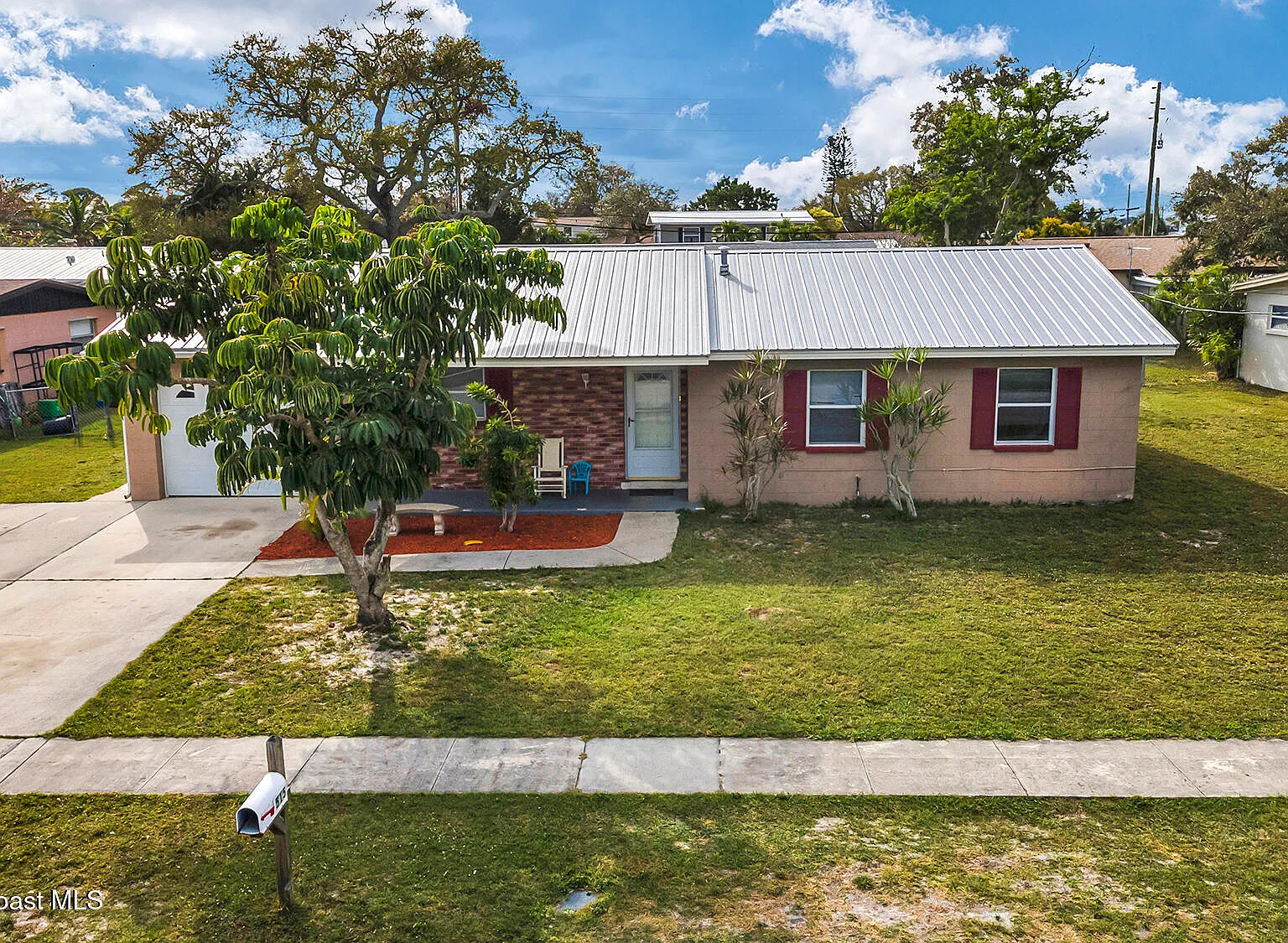 3 bed, 2.0 bath, 1185 sqft, $2,195 — Photo 4