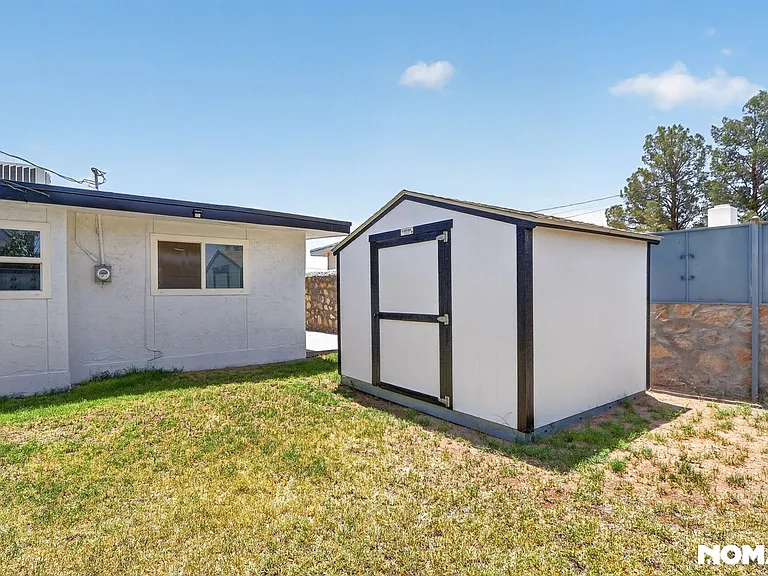 2045 Solano Dr — Photo 20