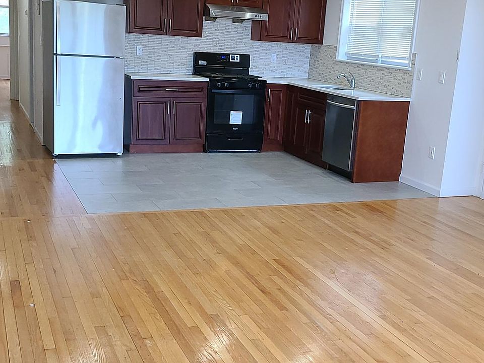 1st image of 78 Saint Pauls Ave Floor 3
