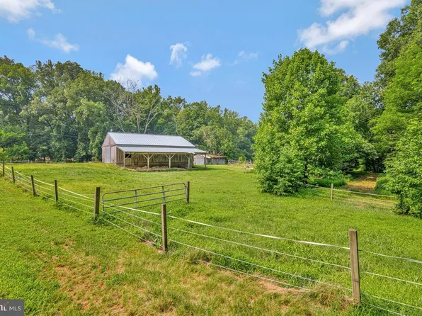 200 M F Bowen Rd, Huntingtown, MD 20639