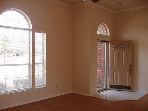 2nd image of 8654 Creekview Dr