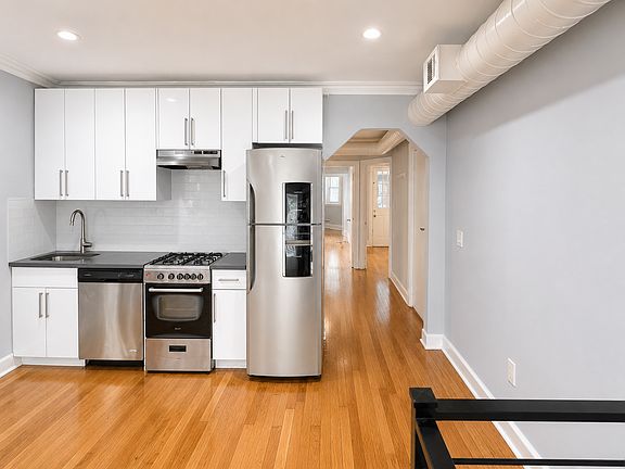 4th image of 229 Washington Ave APT 3