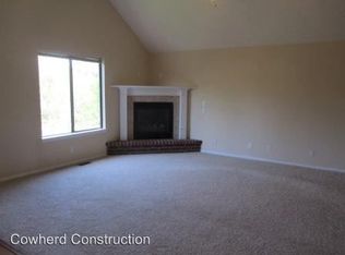 3213 S Creekside Dr, Springfield, MO 65807