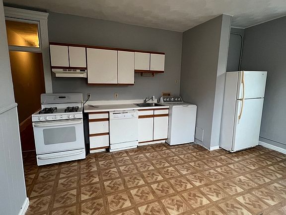 5th image of 137 Chiswick Rd APT 6