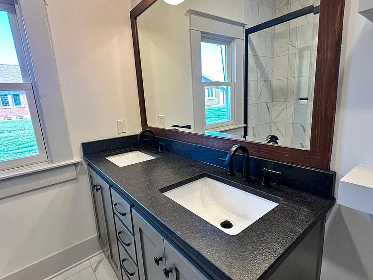 410 Park St — Photo 10