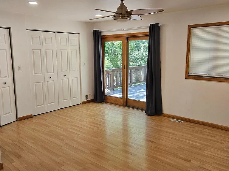 1635 Giddings Rd — Photo 22