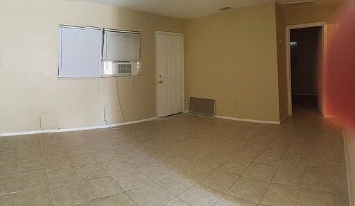 4th image of 1407 E Linebaugh Ave APT A