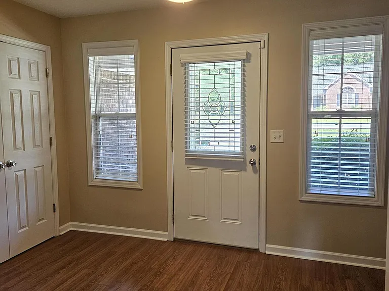 2947 Sylvan Way — Photo 2