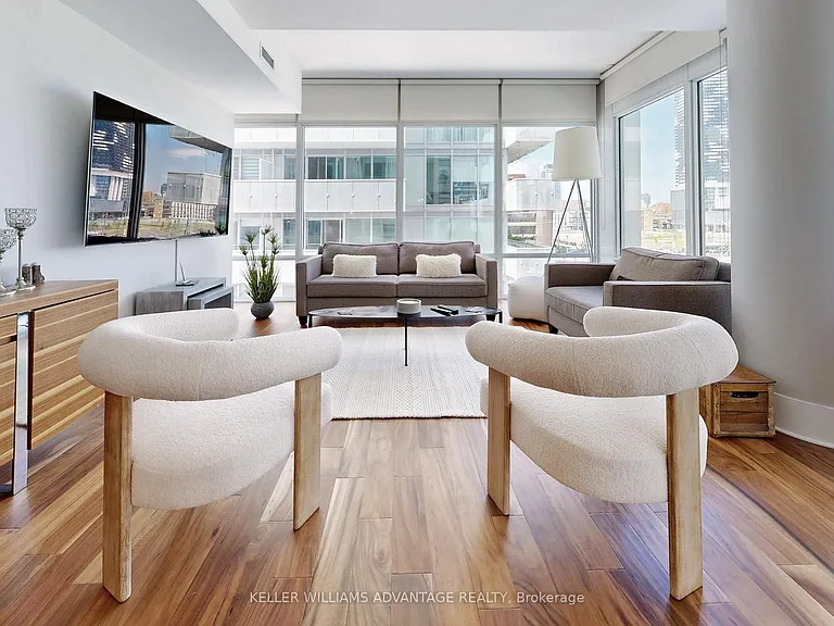 29 Queens Quay E #401 — Photo 6