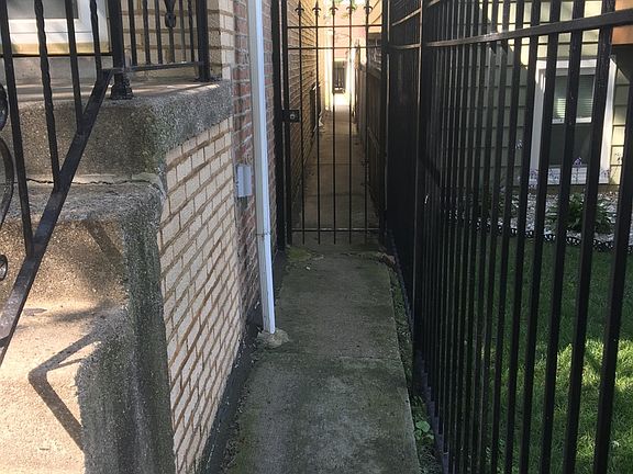 2nd image of 1432 N Keeler Ave