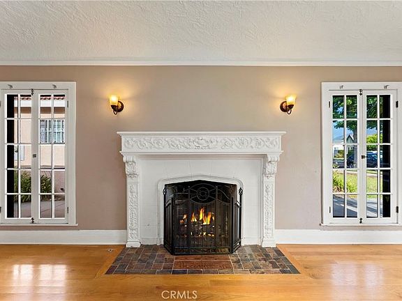 5th image of 230 Laurel Ave