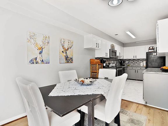 4th image of 5731 Nordeen Oak Ct