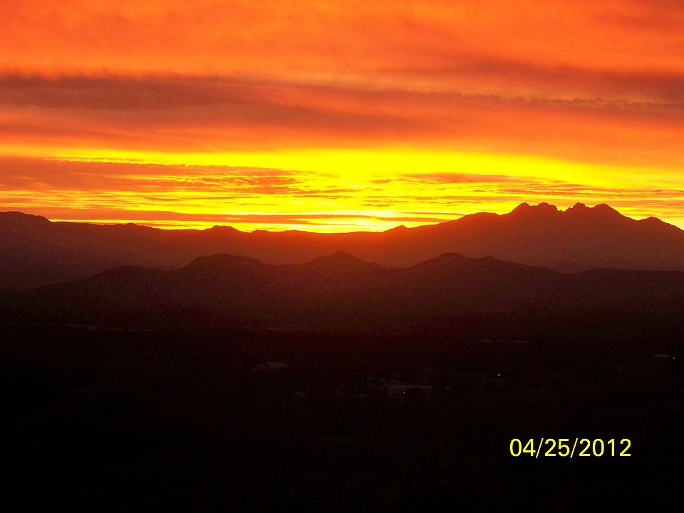 4 Peaks Deck View