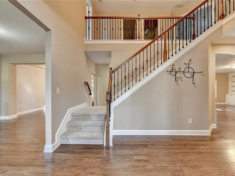 3709 Union Park Dr — Photo 3