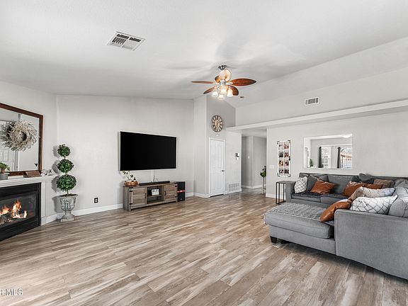 5th image of 44840 Fenhold St