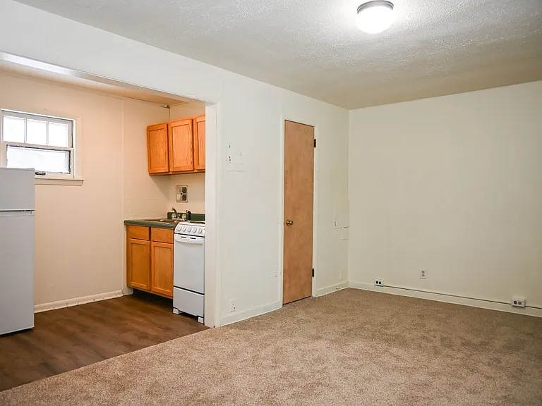 Park Apartments — Photo 3