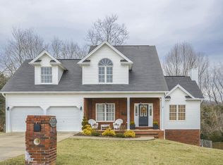 320 Stone Ct, Kingsport, TN 37664