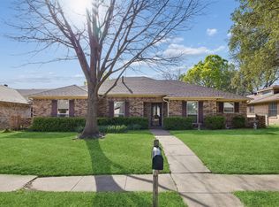 810 Meadow Gate Dr, Garland, TX