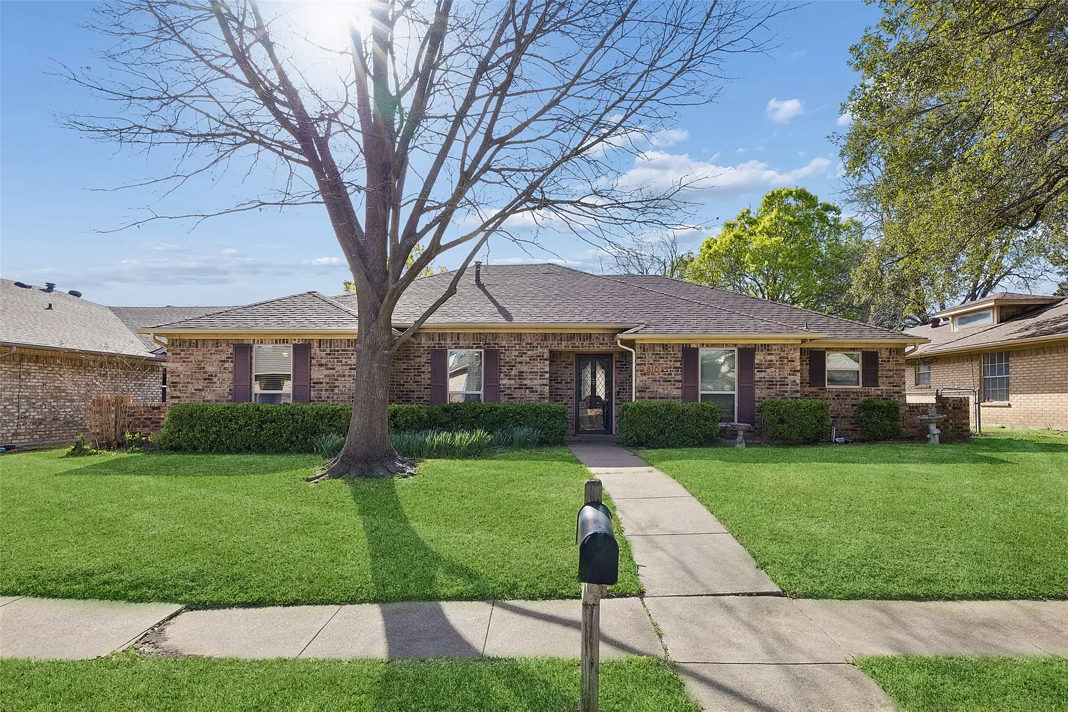 810 Meadow Gate Dr photo 1