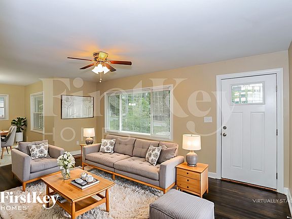4th image of 1855 Shamrock Dr