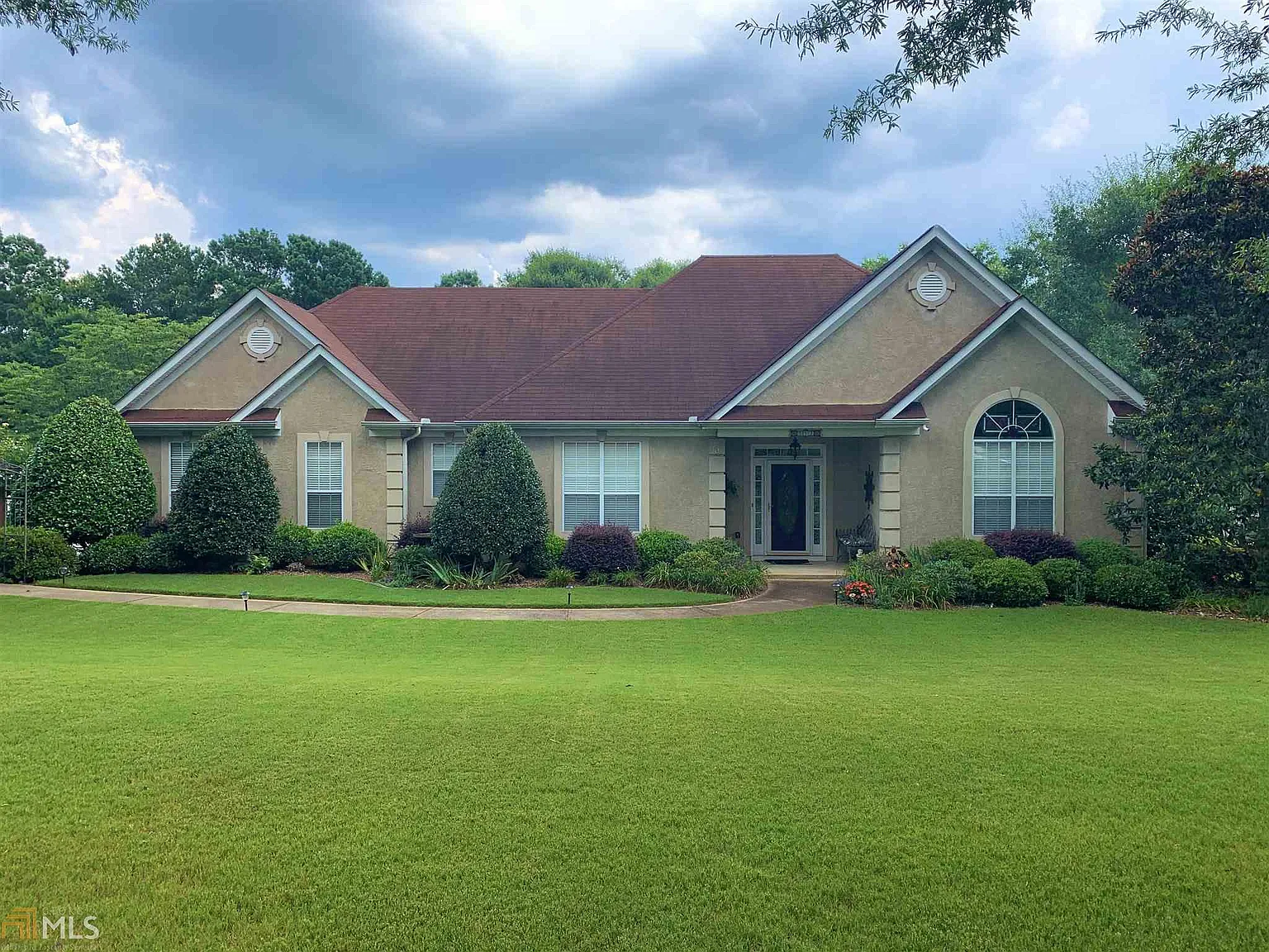332 Noel Way photo 1