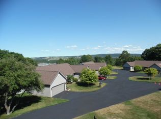 2083 Woods Ln UNIT 5, Petoskey, MI 49770